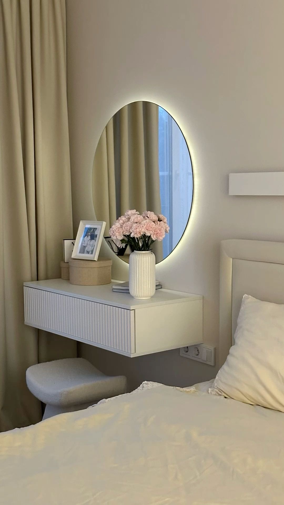 Elegant bedroom